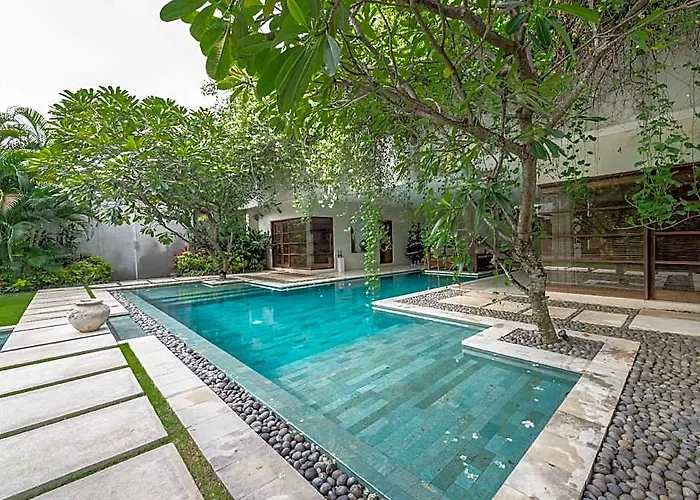 Nyaman Hotel
